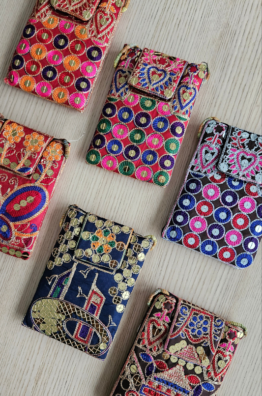 Traditioneel tasje met drukknoopje